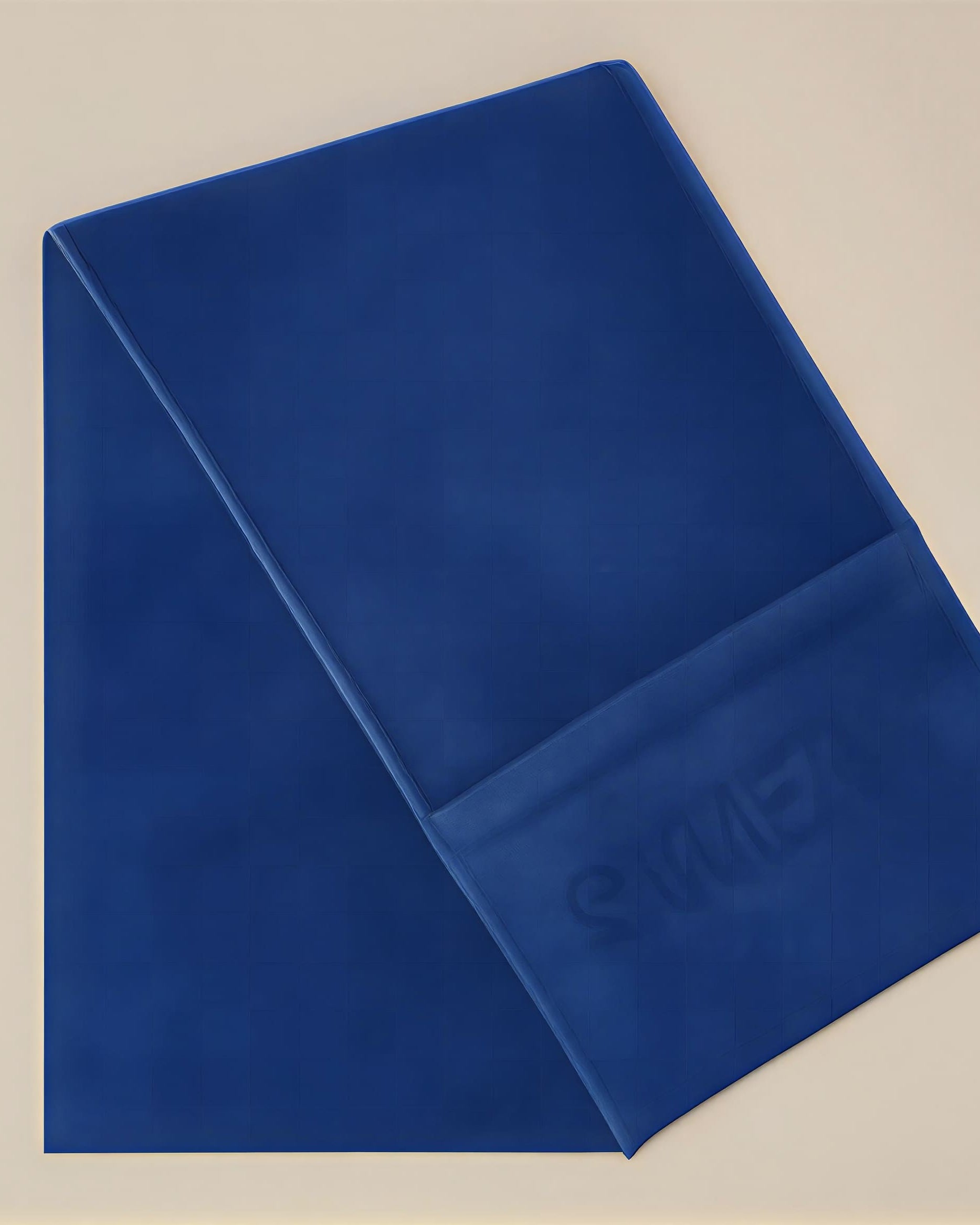 Front view of Sweat Blue gym towel, 100% cotton, 30x110 cm, with zipper pocket and antibacterial treatment