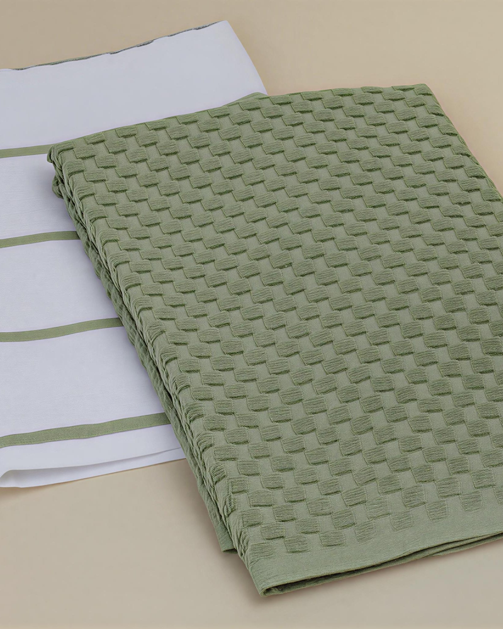 Set of 2 Kitchen Towel - Mika in green, made from 100% cotton with a high absorbency design, perfect for everyday kitchen use