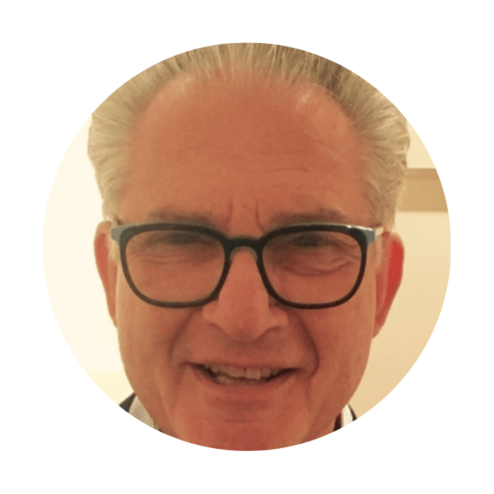 Jeff Farbstein , a man is wearing black glasses