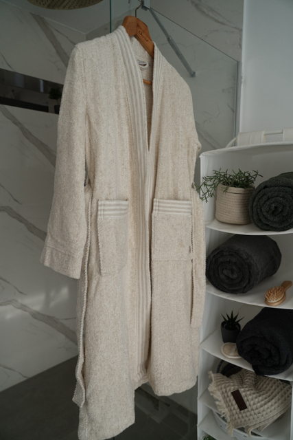 Minoa - USA Canada - Sustainable Luxury bath robe - Raisa Hemp & Organic Unisex Robe