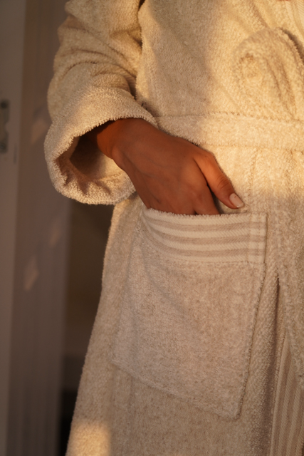 Minoa - USA Canada - Sustainable Luxury bath robe - Raisa Hemp & Organic Unisex Robe