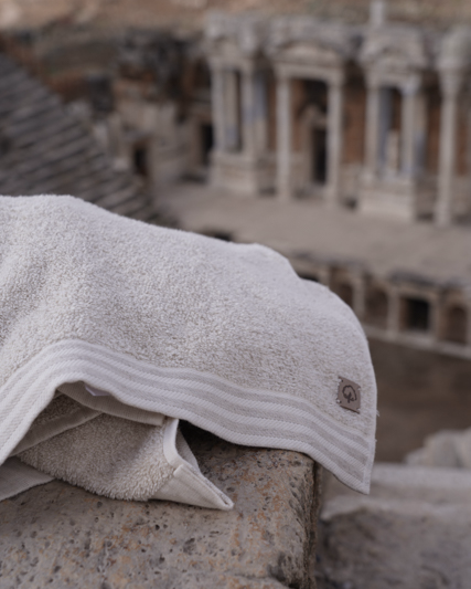 Minoa - USA Canada - Sustainable Luxury - Raisa Hemp & Organic Bath Towel