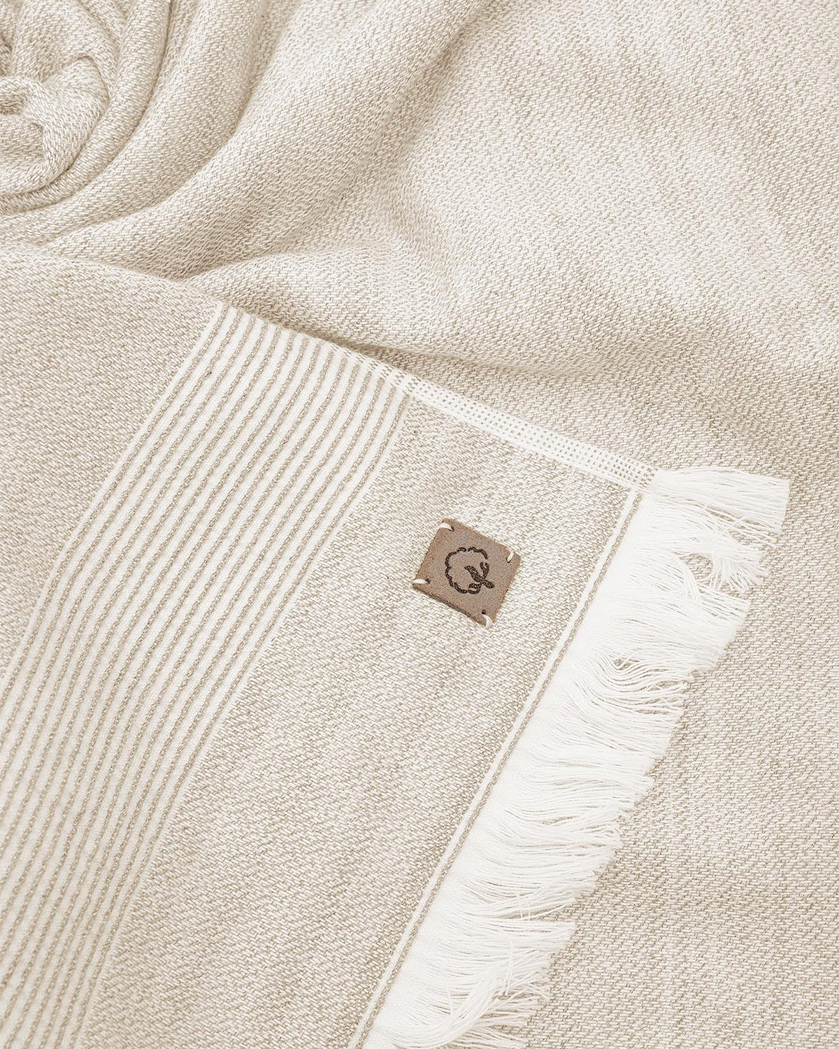 Close-up of Hasna Organic Aegean Cotton and Linen Bath Set, highlighting the soft texture and fine weave of the natural fabric