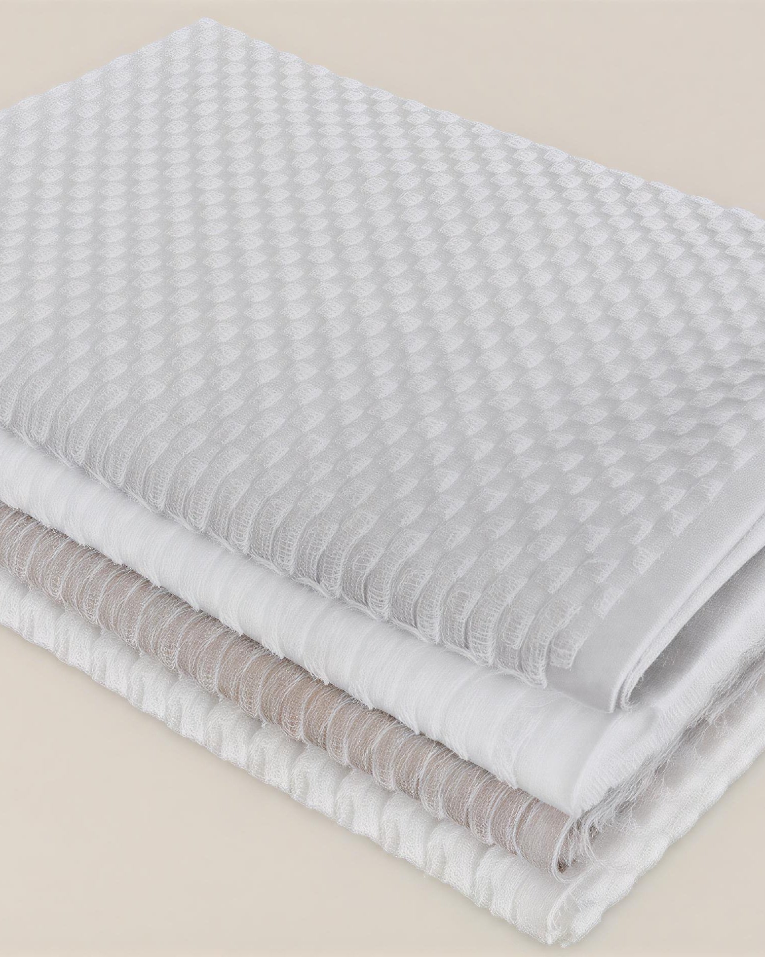 Re&Up 250-GSM Cotton Towel with a checker pattern, an organic cotton towel made from 75% pure cotton and 25% recycled cotton fibres, offering a quick-dry, sustainable option for your bathroom