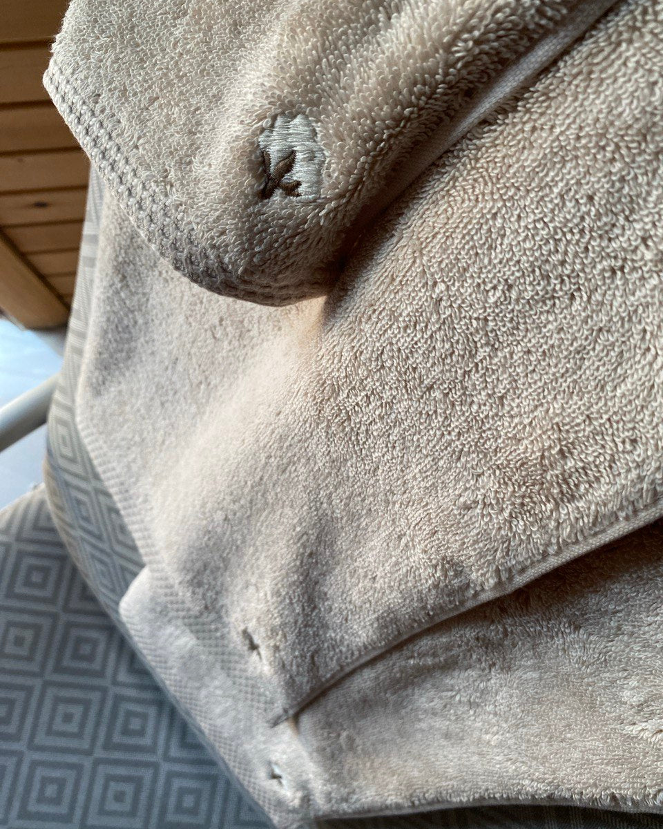 Minoa USA Canada Jasper organic Aegean cotton luxury bath towel set, showcasing sustainable luxury, soft plush texture, and premium craftsmanship