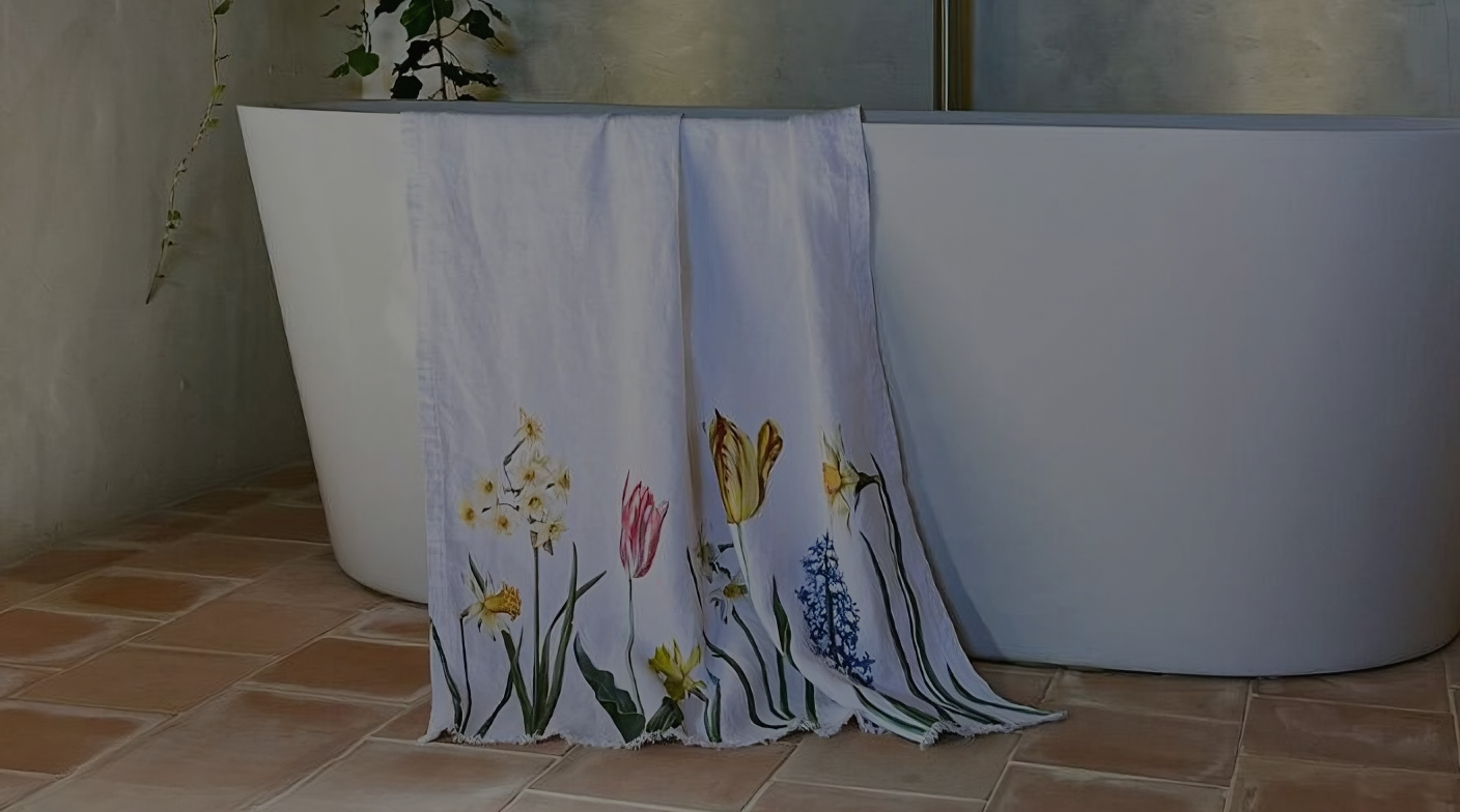premium and sustainable bath towels with floral drawings