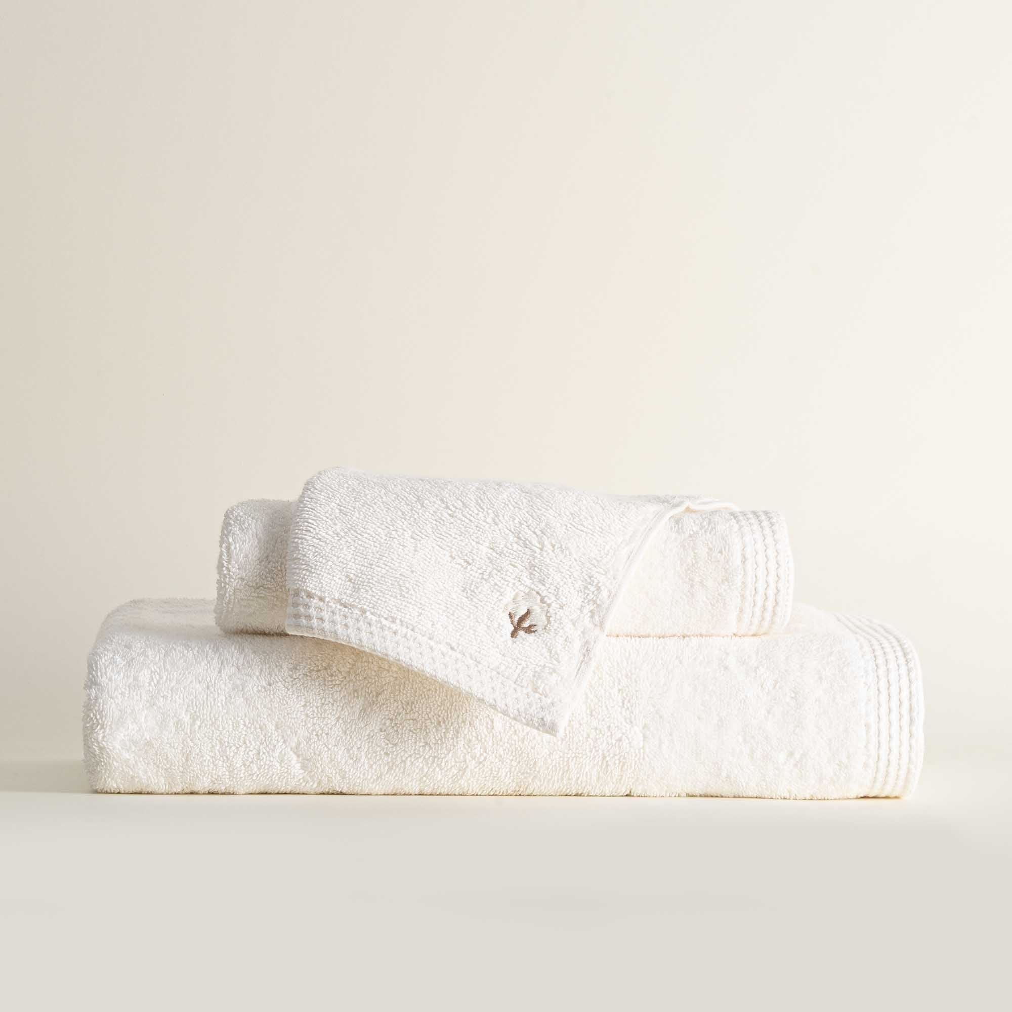 Jasper 600-gram organic Aegean cotton luxury bath, hand, and washcloth towels in Ivory Embrace, showcasing soft plush texture, light tone, and luxurious fabric