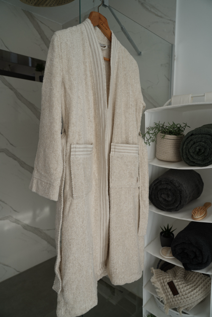 Minoa - USA Canada - Sustainable Luxury - Raisa Hemp & Organic Unisex Robe
