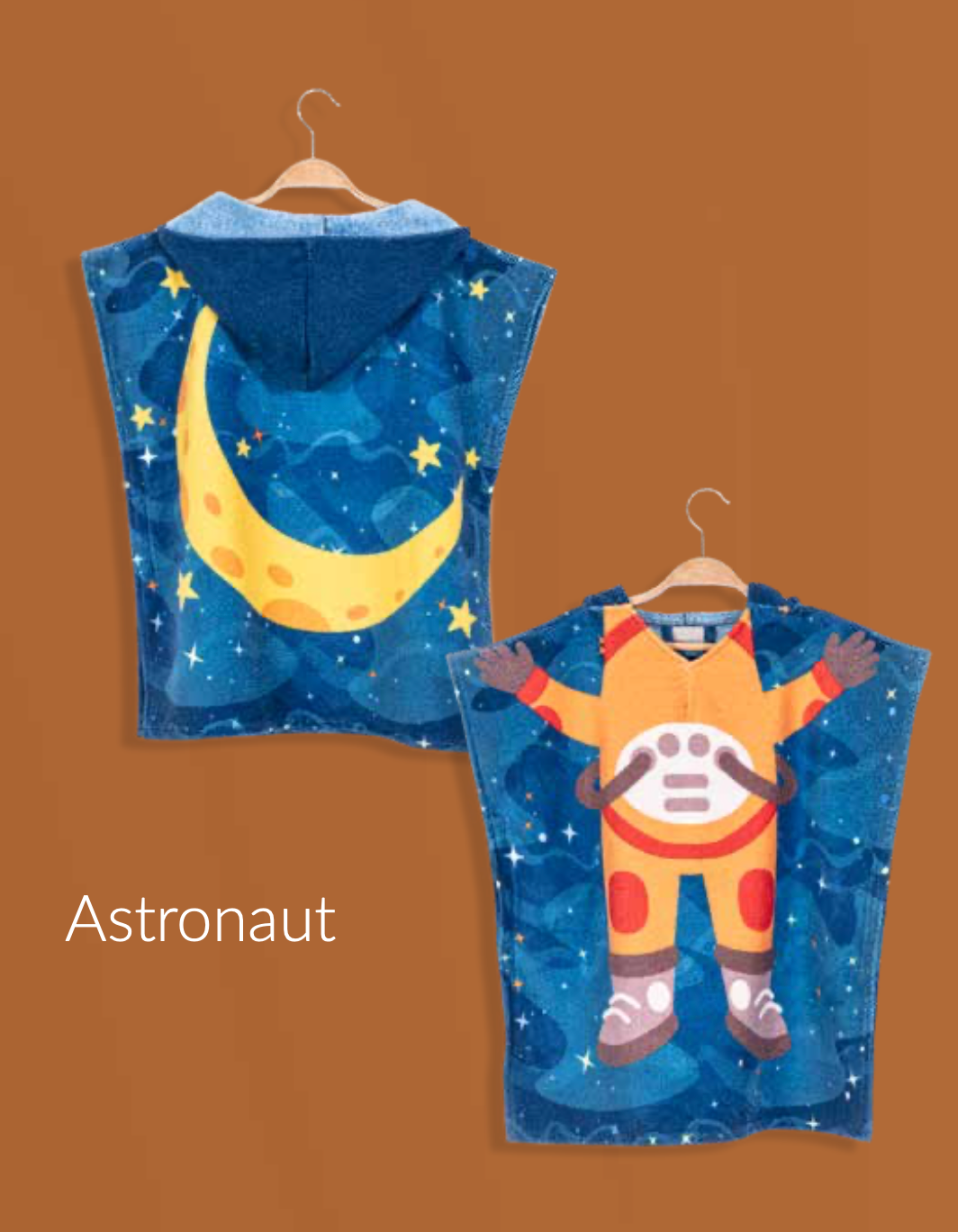 Children's poncho with an astronaut pattern, designed in soft cotton to inspire adventure and keep kids cozy after their space-themed playtime